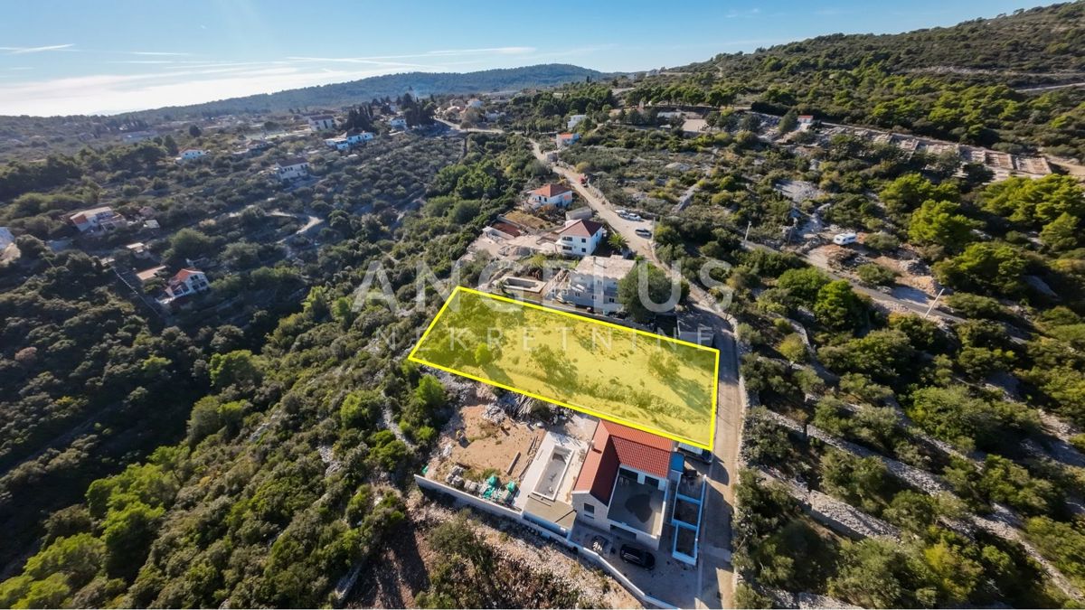 Šolta - grad.zemljišče s pogledom na morje, 867 m2, PRODAJA