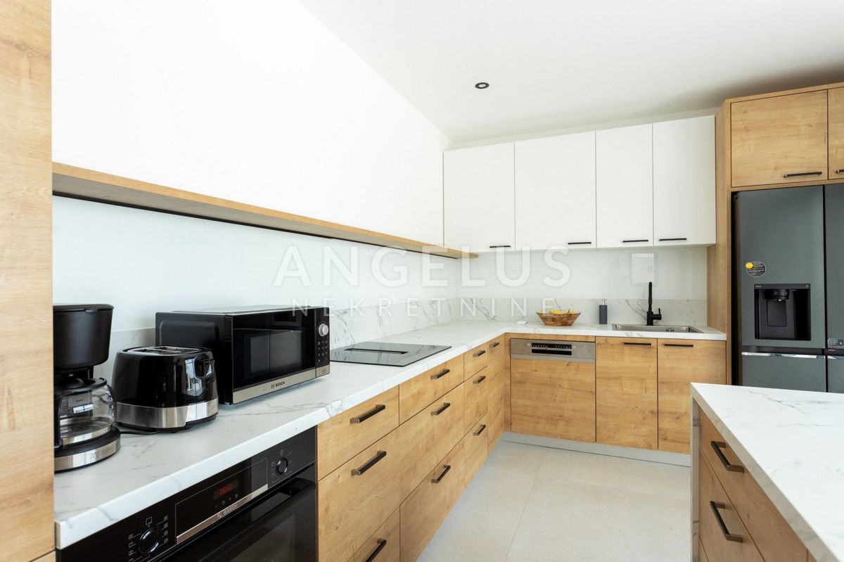 Šolta, Nečujam - novozgrajena ekskluzivna vila ob morju, PRODAJA