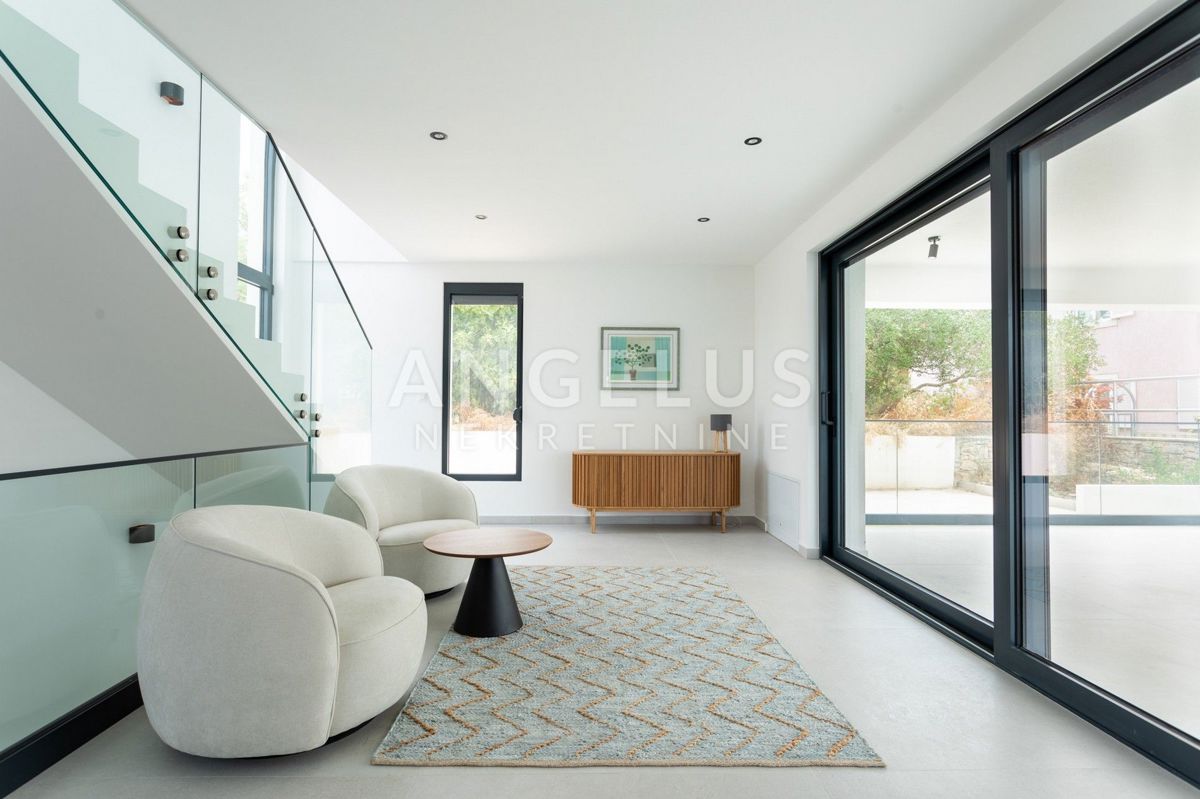 Šolta, Nečujam - novozgrajena ekskluzivna vila ob morju, PRODAJA