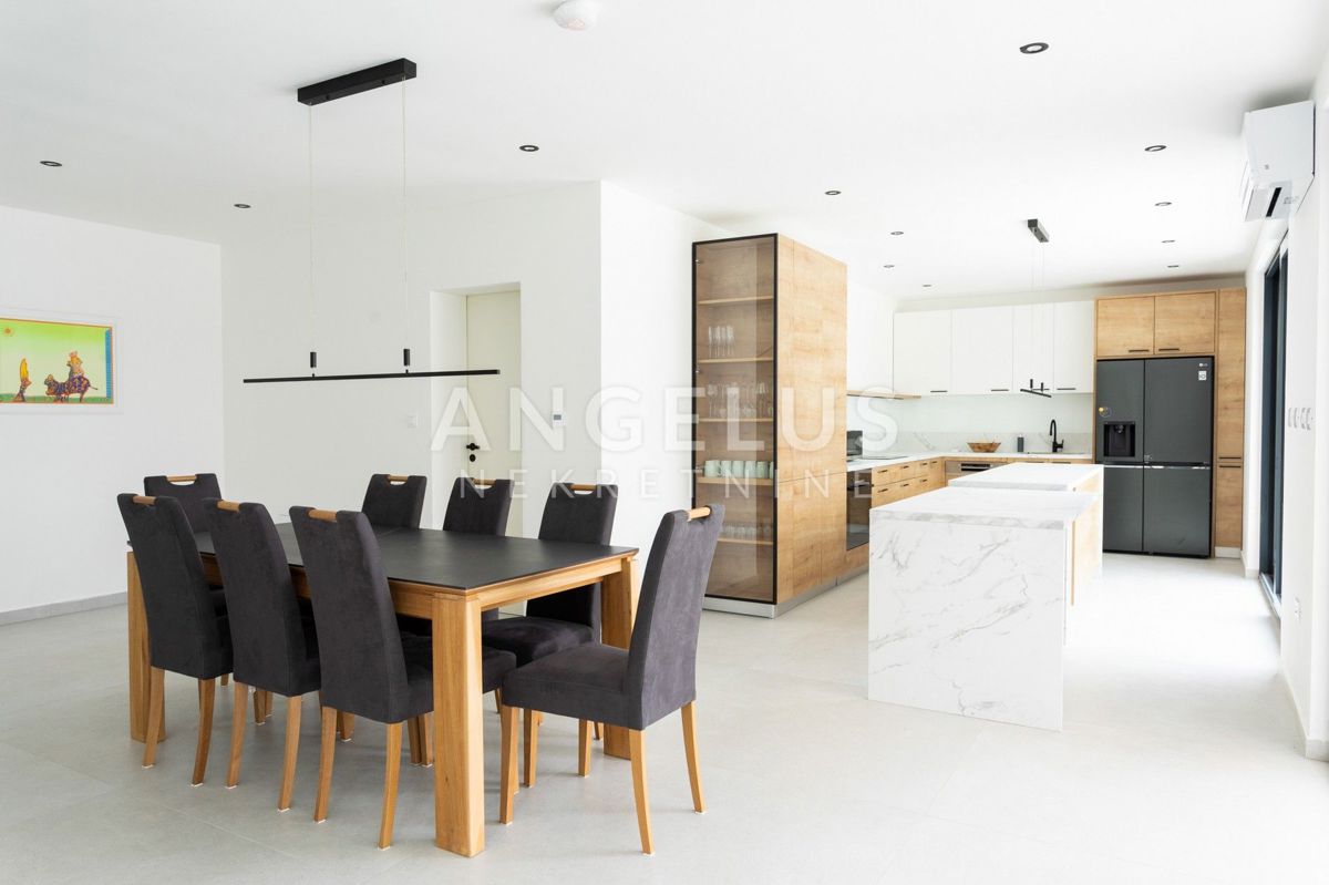 Šolta, Nečujam - novozgrajena ekskluzivna vila ob morju, PRODAJA