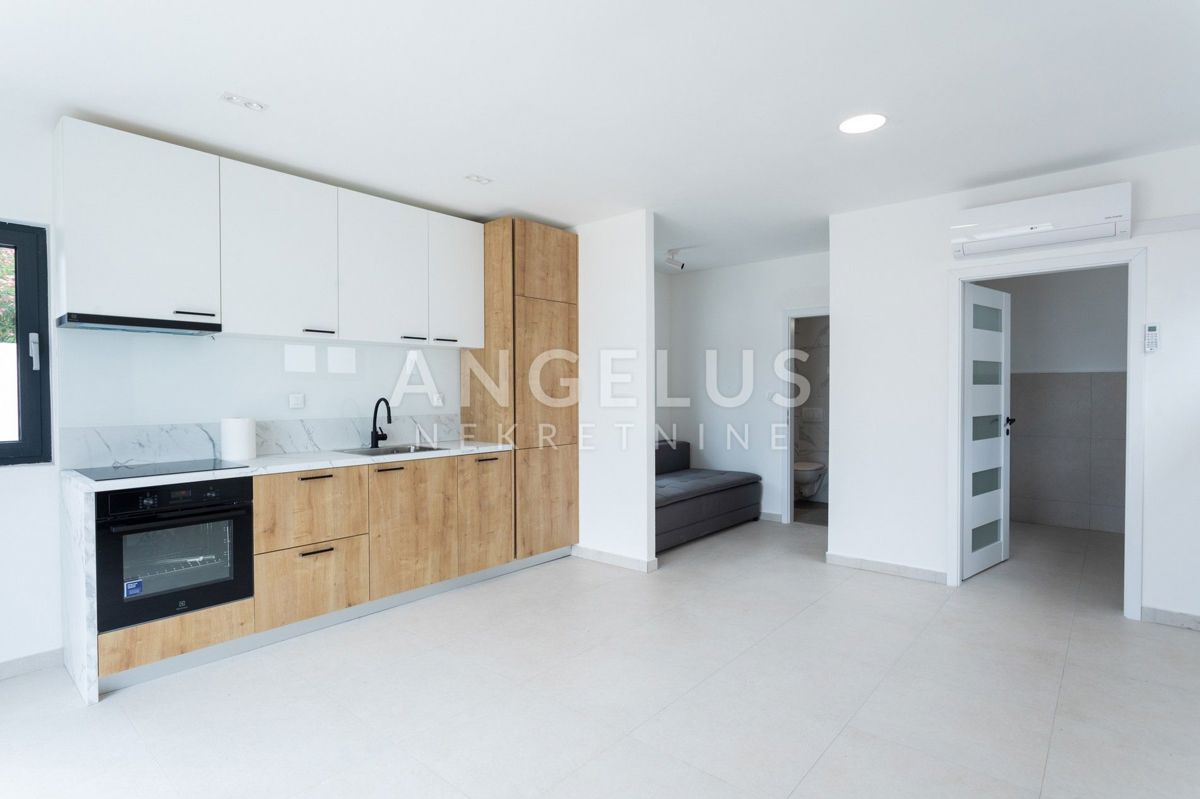 Šolta, Nečujam - novozgrajena ekskluzivna vila ob morju, PRODAJA