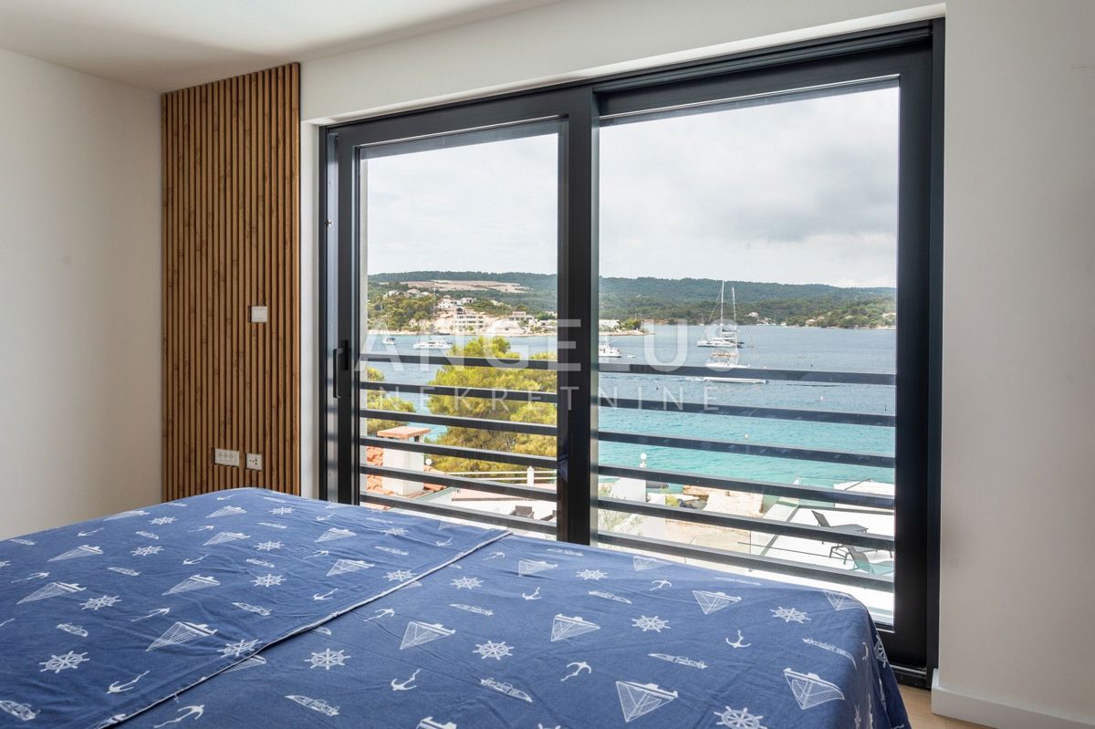 Šolta, Nečujam - novozgrajena ekskluzivna vila ob morju, PRODAJA