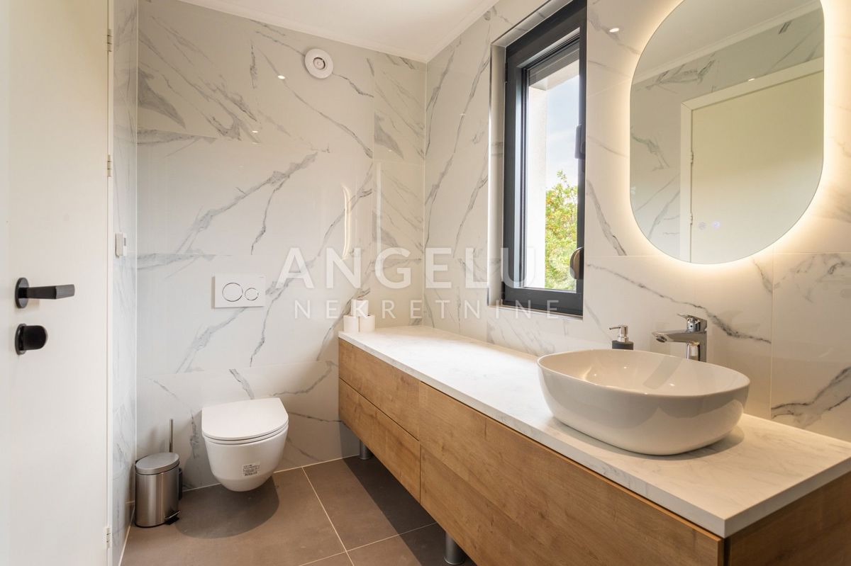 Šolta, Nečujam - novozgrajena ekskluzivna vila ob morju, PRODAJA