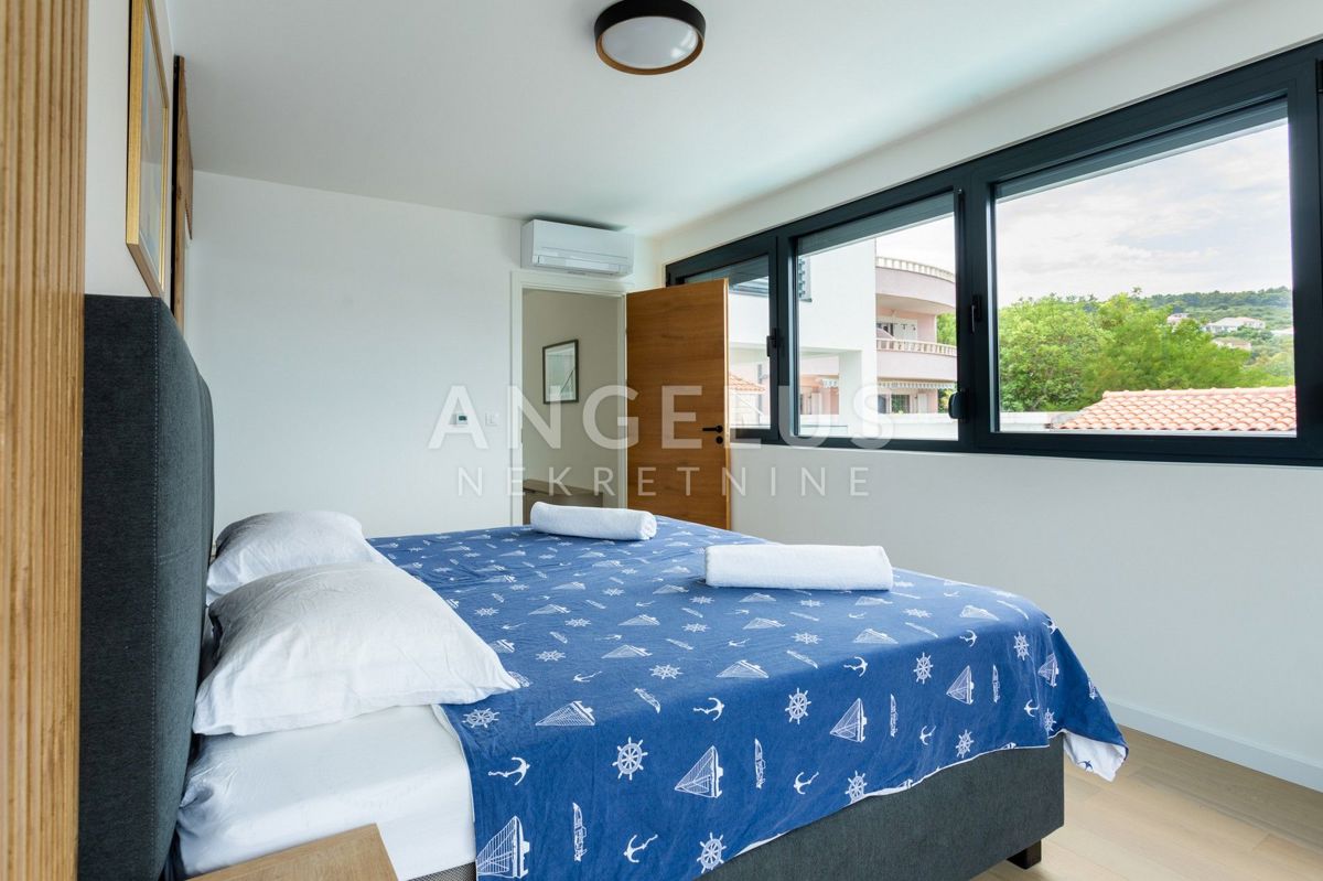 Šolta, Nečujam - novozgrajena ekskluzivna vila ob morju, PRODAJA