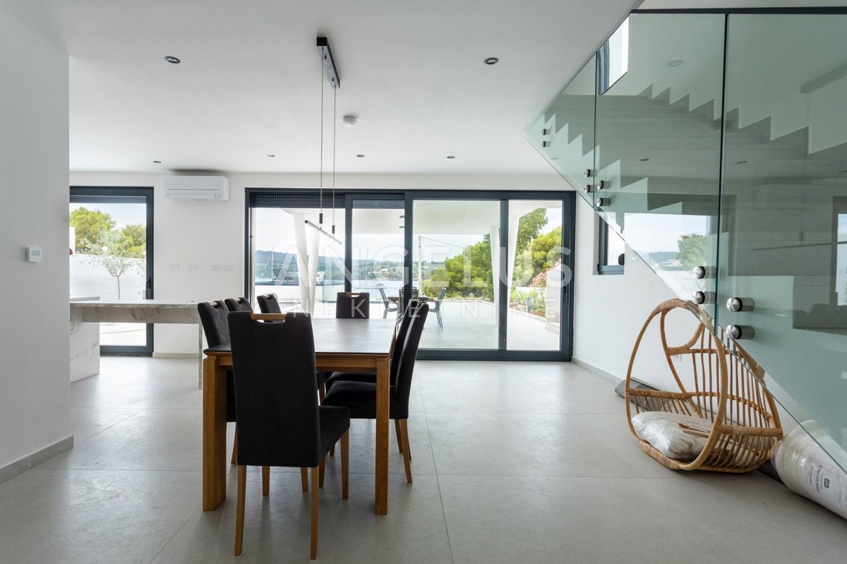 Šolta, Nečujam - novozgrajena ekskluzivna vila ob morju, PRODAJA