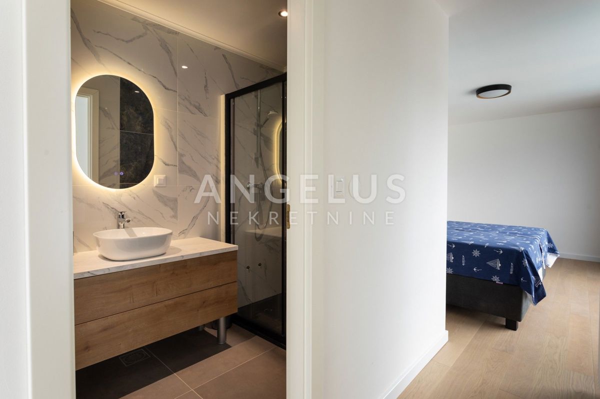 Šolta, Nečujam - novozgrajena ekskluzivna vila ob morju, PRODAJA