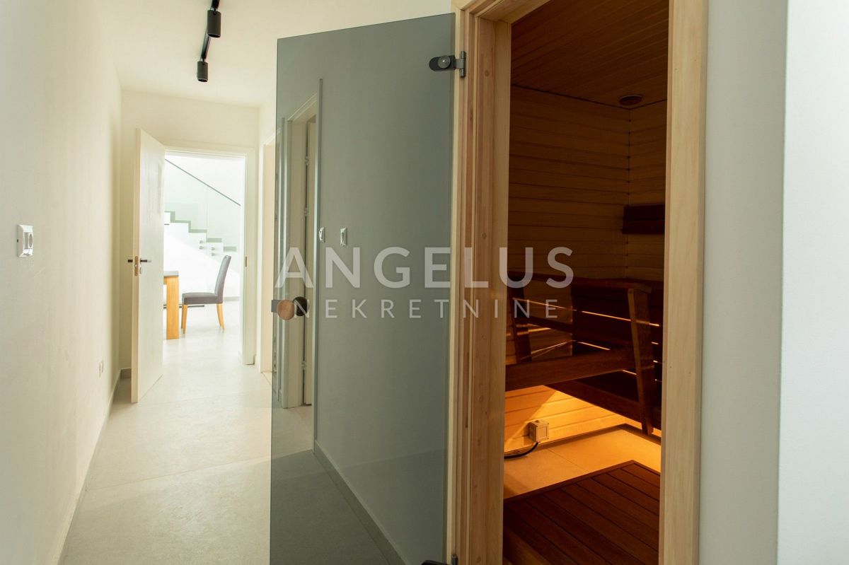 Šolta, Nečujam - novozgrajena ekskluzivna vila ob morju, PRODAJA