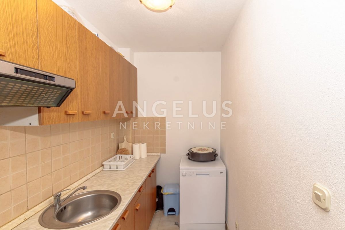 Trogir, Čiovo Okrug - enosobno stanovanje v bližini morja NAPRODAJ