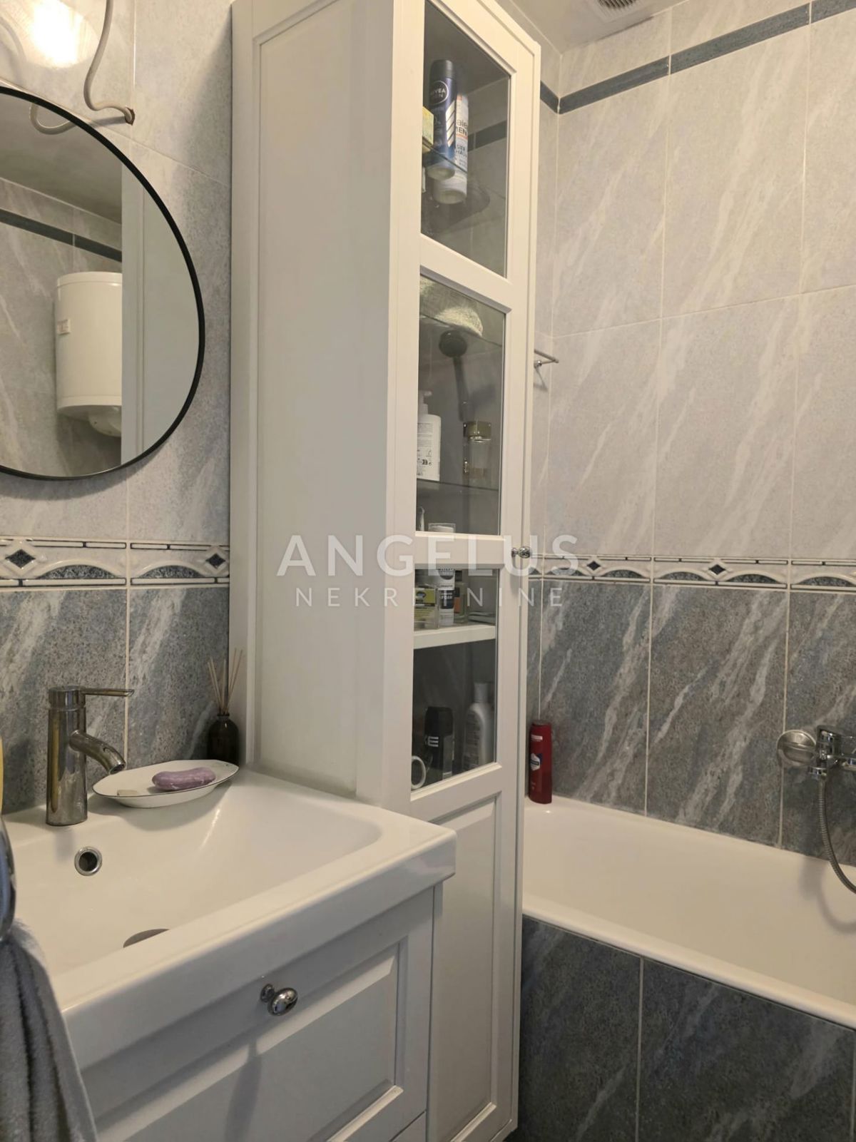 Hrvaška, Split, Pojišan - dvosobno stanovanje na odlični lokaciji, PRODAMO