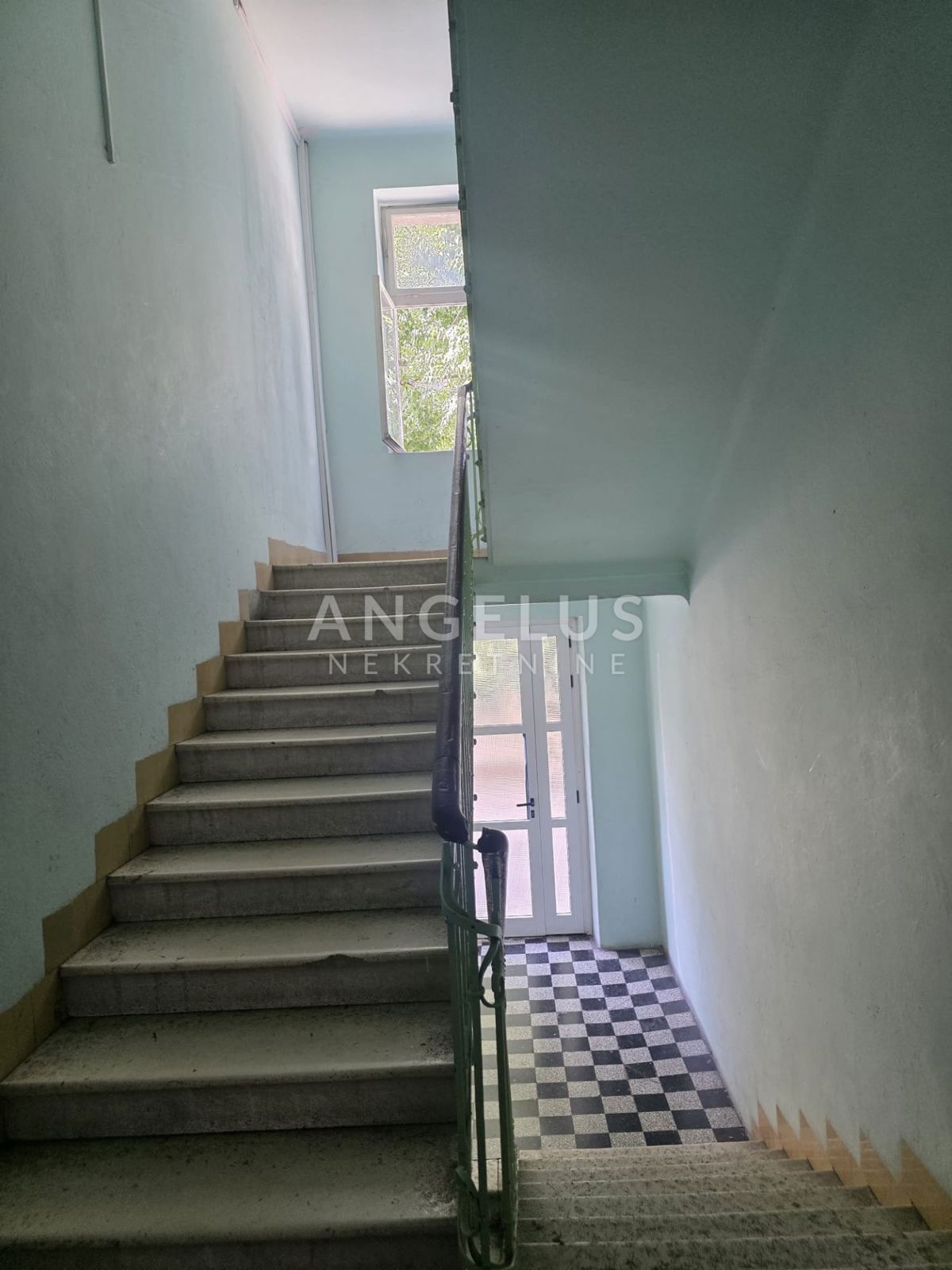 Hrvaška, Split, Pojišan - dvosobno stanovanje na odlični lokaciji, PRODAMO