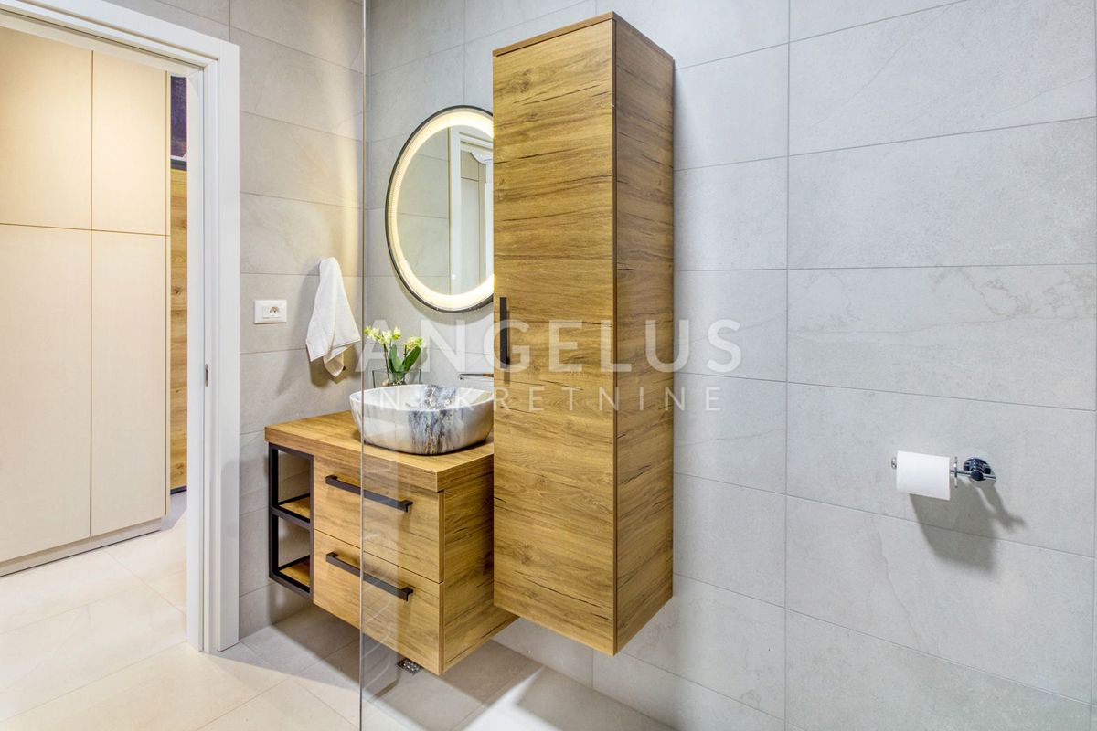 Istra, Pula - Luksuzno stanovanje z wellness centrom in dvoriščem, naprodaj!