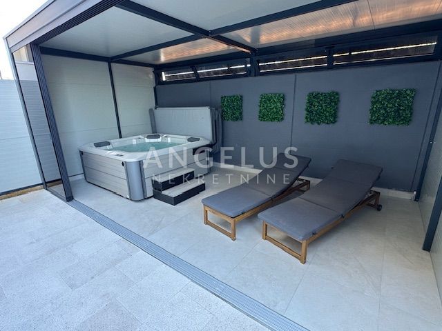 Istra, Pula - Luksuzno stanovanje z wellness centrom in dvoriščem, naprodaj!