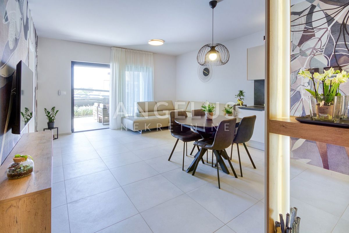 Istra, Pula - Luksuzno stanovanje z wellness centrom in dvoriščem, naprodaj!