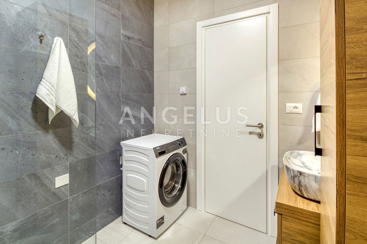 Istra, Pula - Luksuzno stanovanje z wellness centrom in dvoriščem, naprodaj!