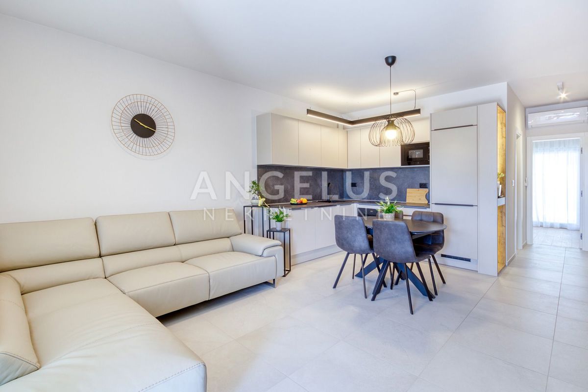 Istra, Pula - Luksuzno stanovanje z wellness centrom in dvoriščem, naprodaj!