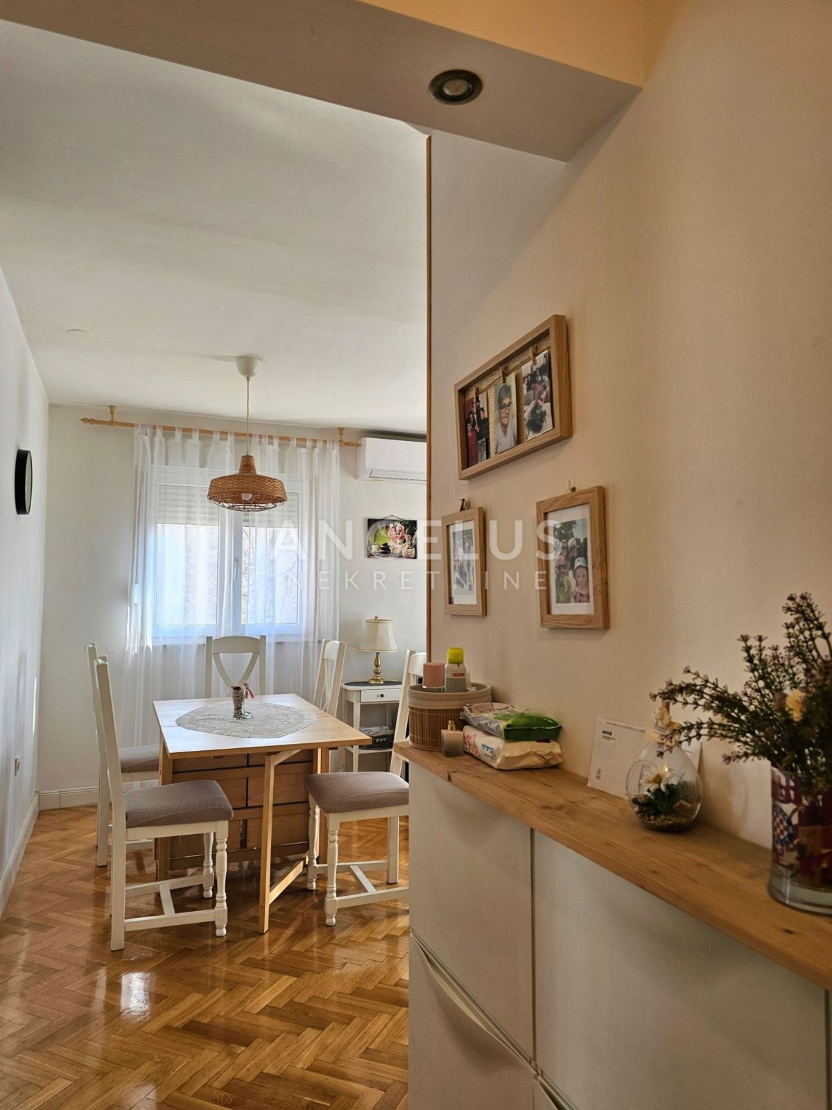 Hrvaška, Split, Bilice - udobno trisobno stanovanje, 75 m2, NAPRODAJ