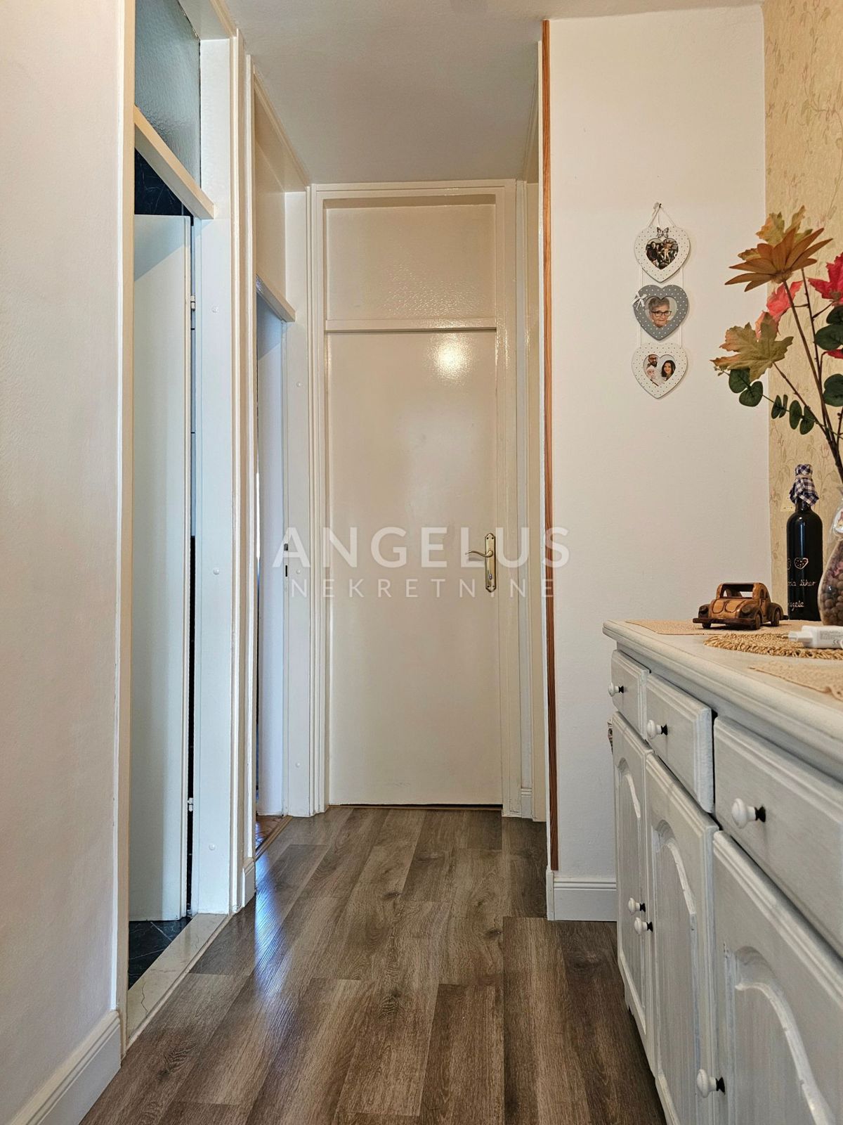 Hrvaška, Split, Bilice - udobno trisobno stanovanje, 75 m2, NAPRODAJ