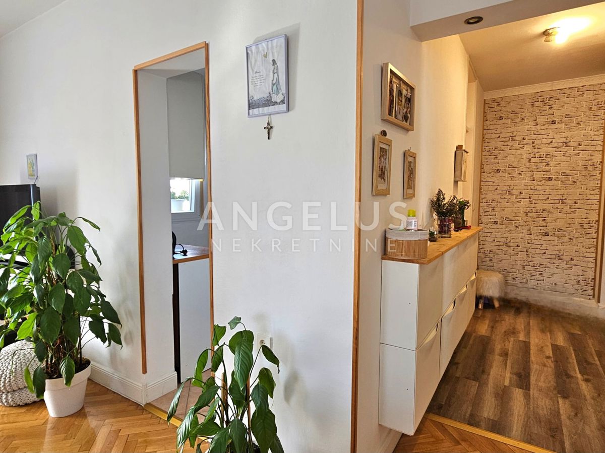 Hrvaška, Split, Bilice - udobno trisobno stanovanje, 75 m2, NAPRODAJ