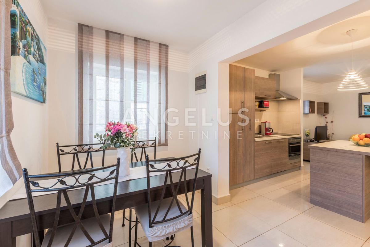 Hrvaška, Split, Varoš - Lepo urejeno stanovanje v kamniti hiši, 99 m2, NAPRODAJ