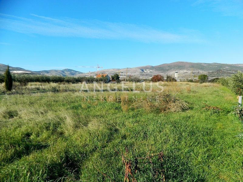 Trogir - gradbeno zemljišče prvi red do morja