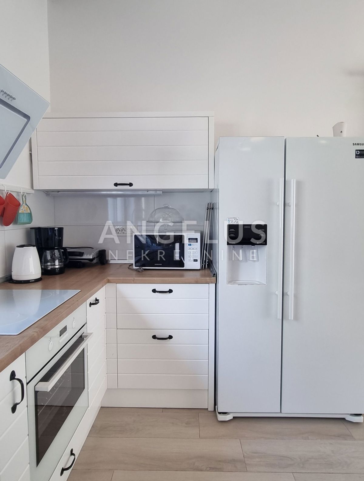 Šibenik - moderna vila z bazenom in vrtom