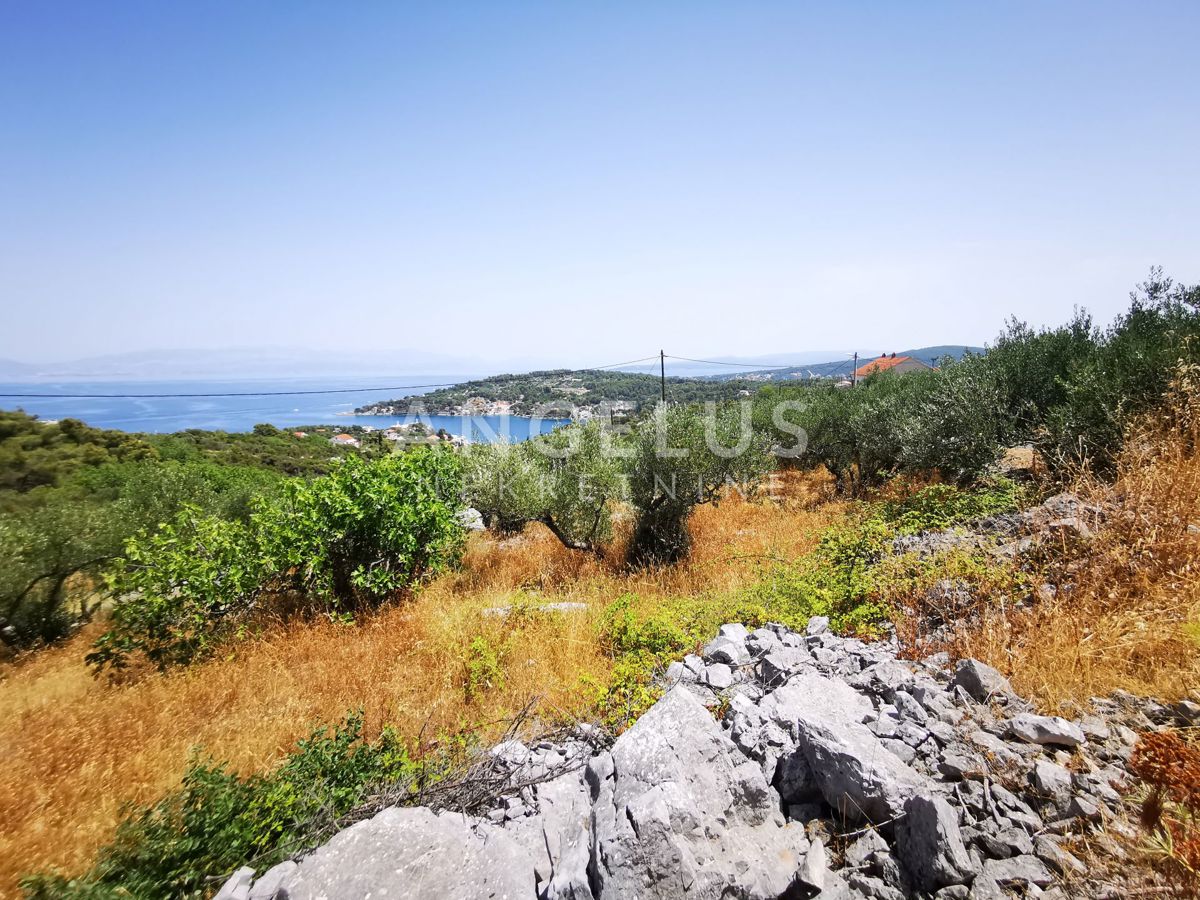 Šolta, Rogač - građ.zem. z odprtim pogledom na morje, 2085 m2