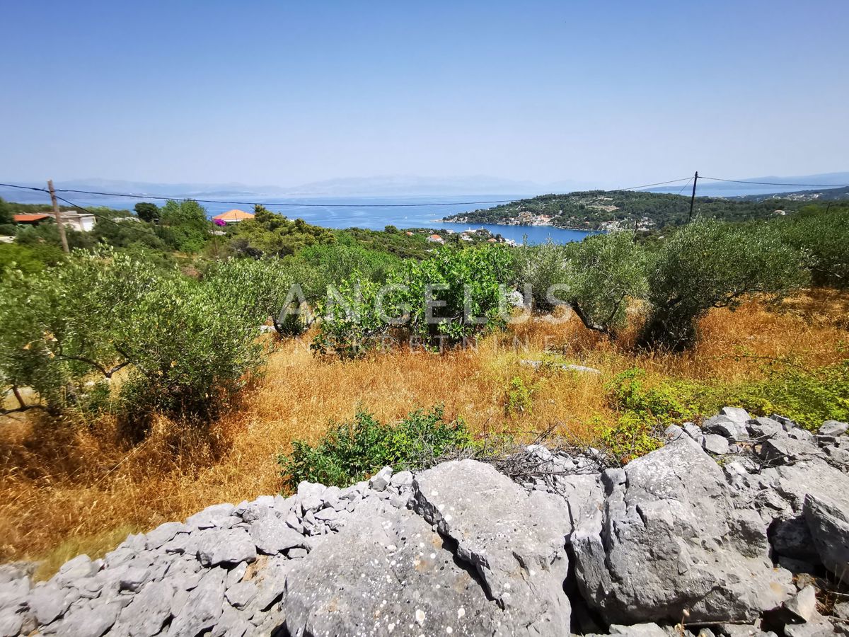 Šolta, Rogač - građ.zem. z odprtim pogledom na morje, 2085 m2