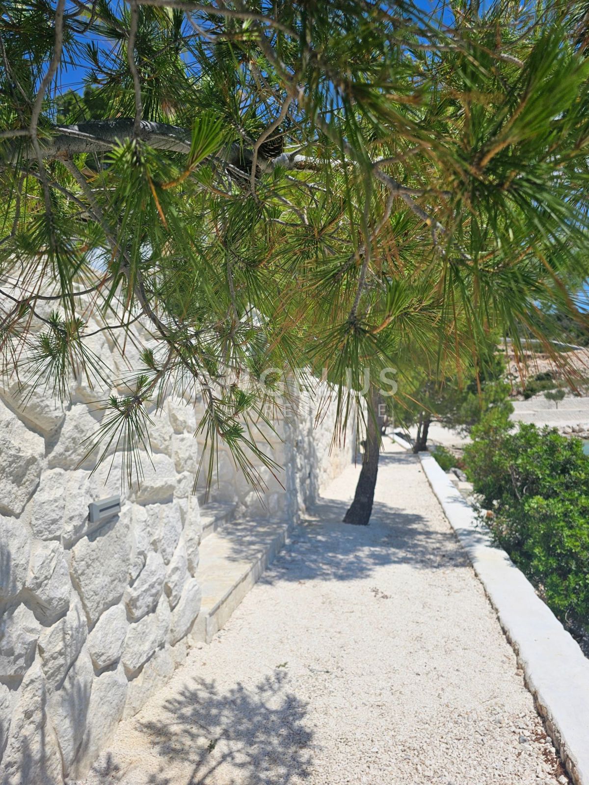 Hrvaška, Sevid - Luksuzna vila z bazenom, 1. vrsta do morja