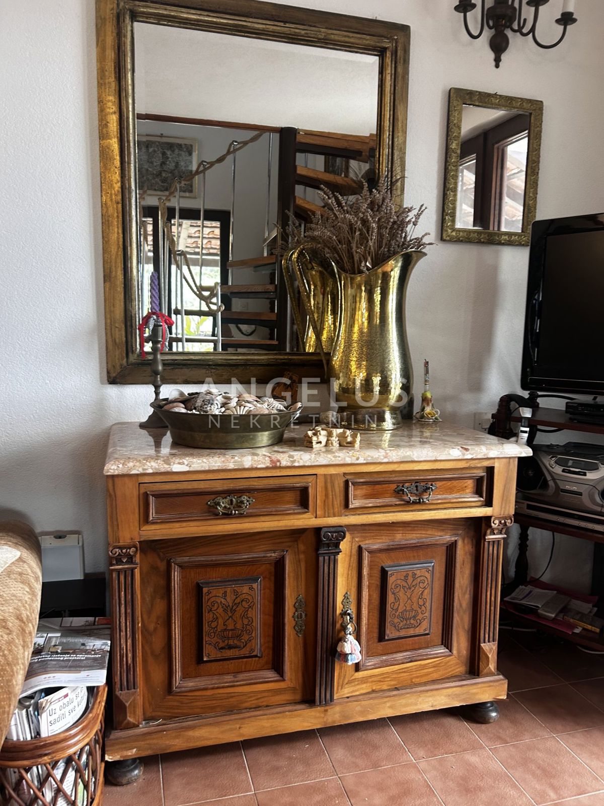 Rogoznica - hiša ob morju s privezom za čolne, 154 m2
