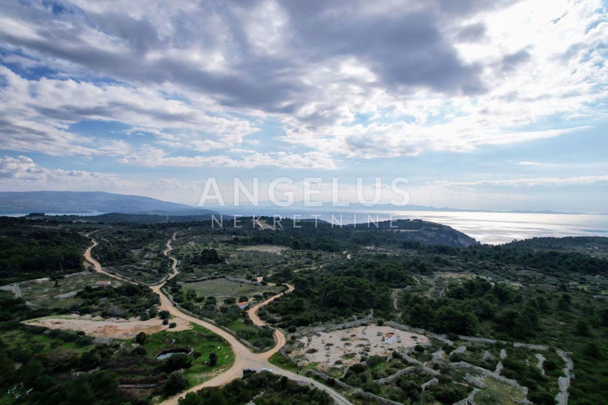 Otok Šolta, Gornje Selo - veliko gradbeno zemljišče, 3300 m2