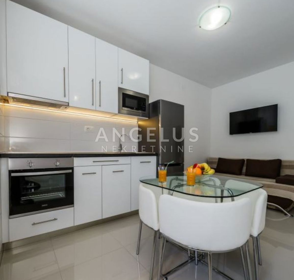 Kaštela - Apartmajska hiša v bližini morja, 360 m2