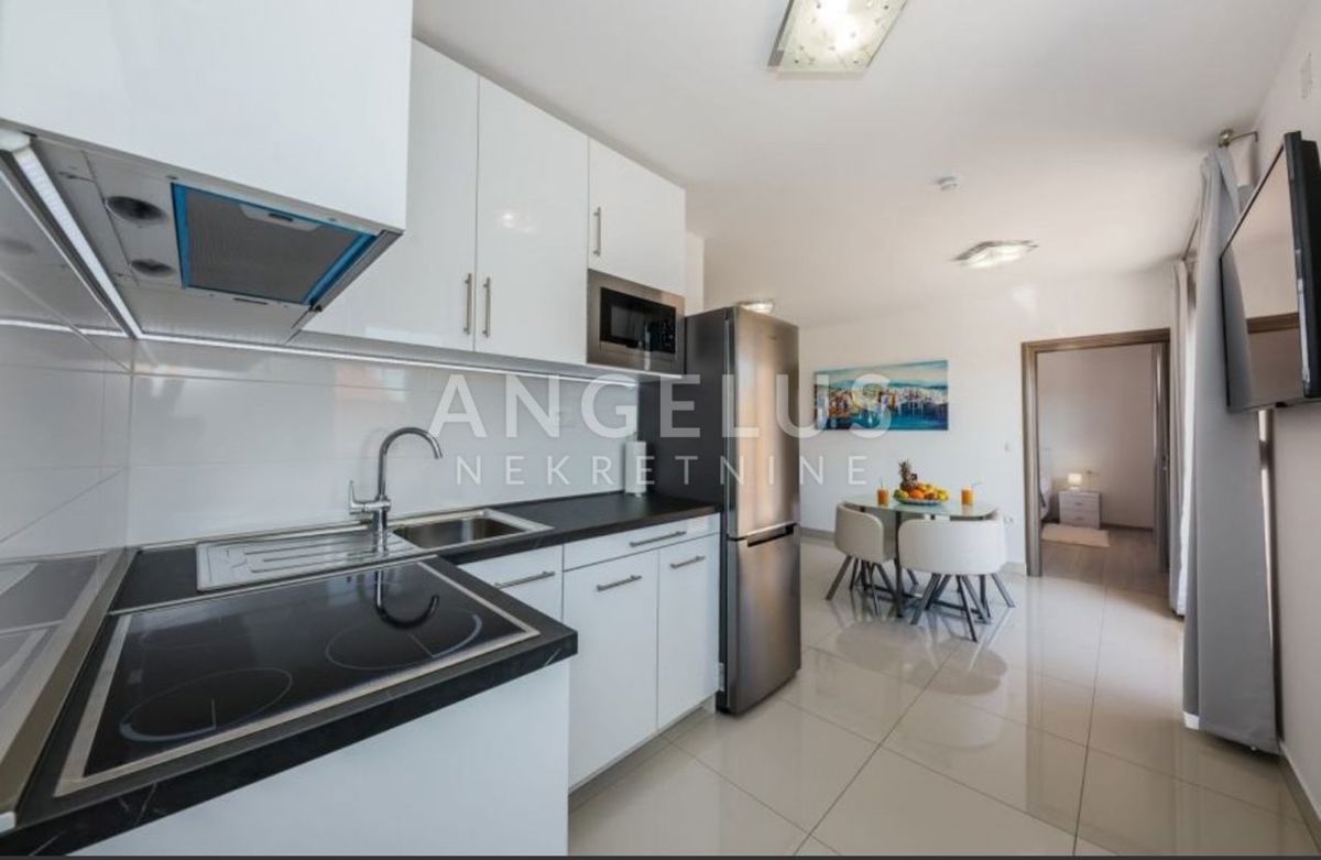 Kaštela - Apartmajska hiša v bližini morja, 360 m2