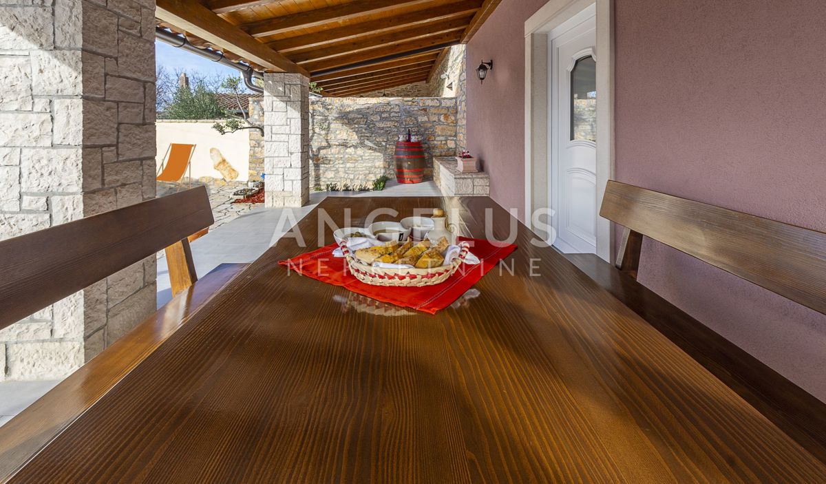 Istra, Juršići - Vrstna hiša z bazenom 100 m2