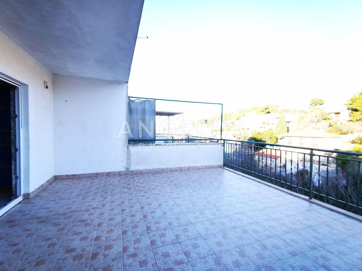 Šolta, Maslinica - dupleks stanovanje, terasa, pogled na morje, PRODAJA