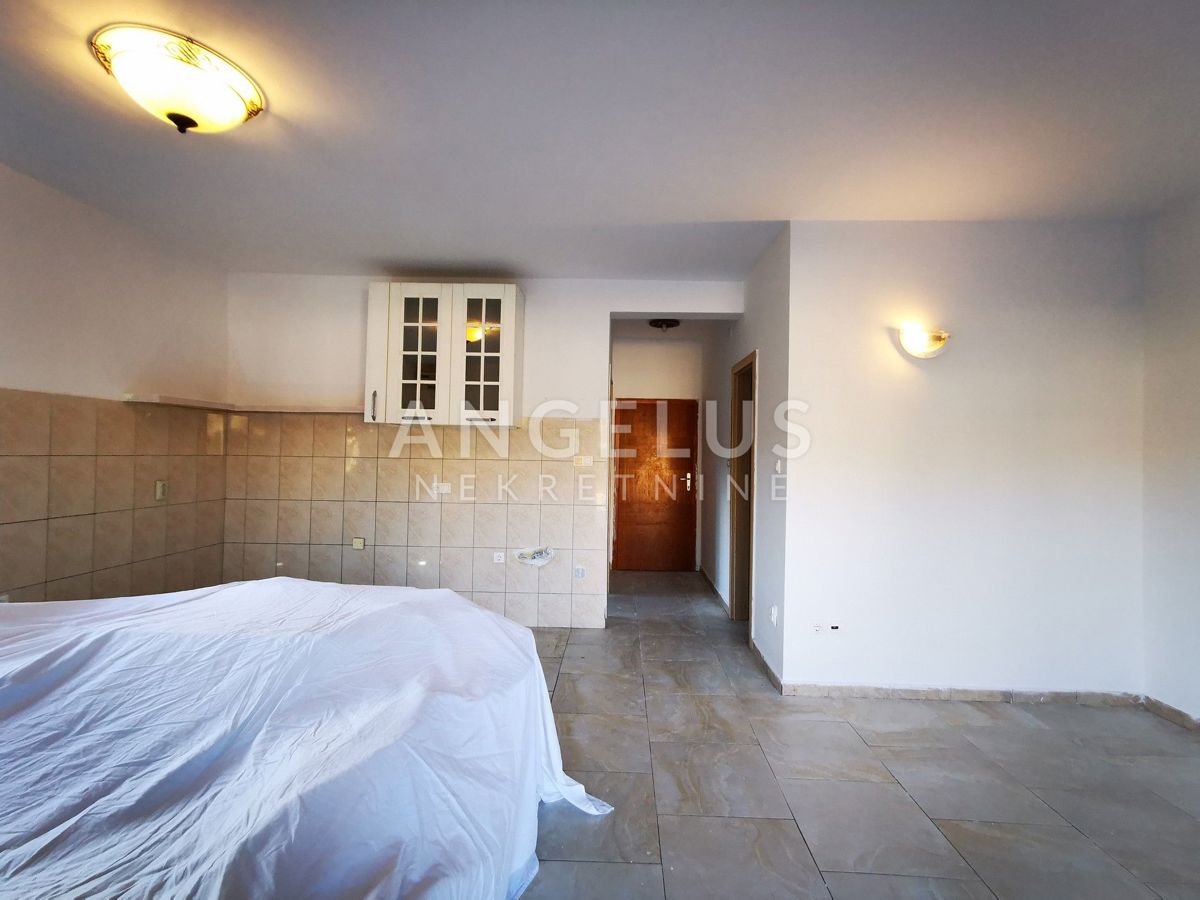 Šolta, Maslinica - dupleks stanovanje, terasa, pogled na morje, PRODAJA