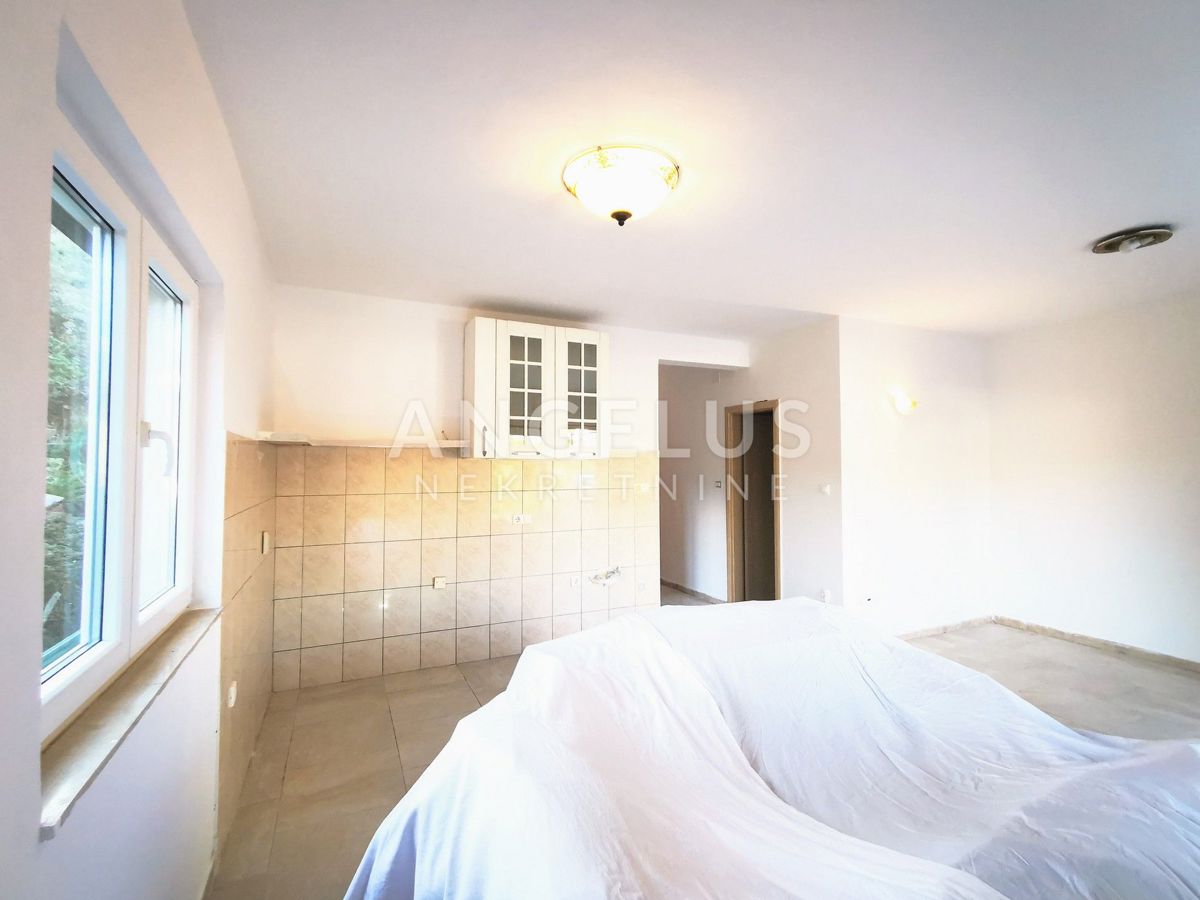 Šolta, Maslinica - dupleks stanovanje, terasa, pogled na morje, PRODAJA