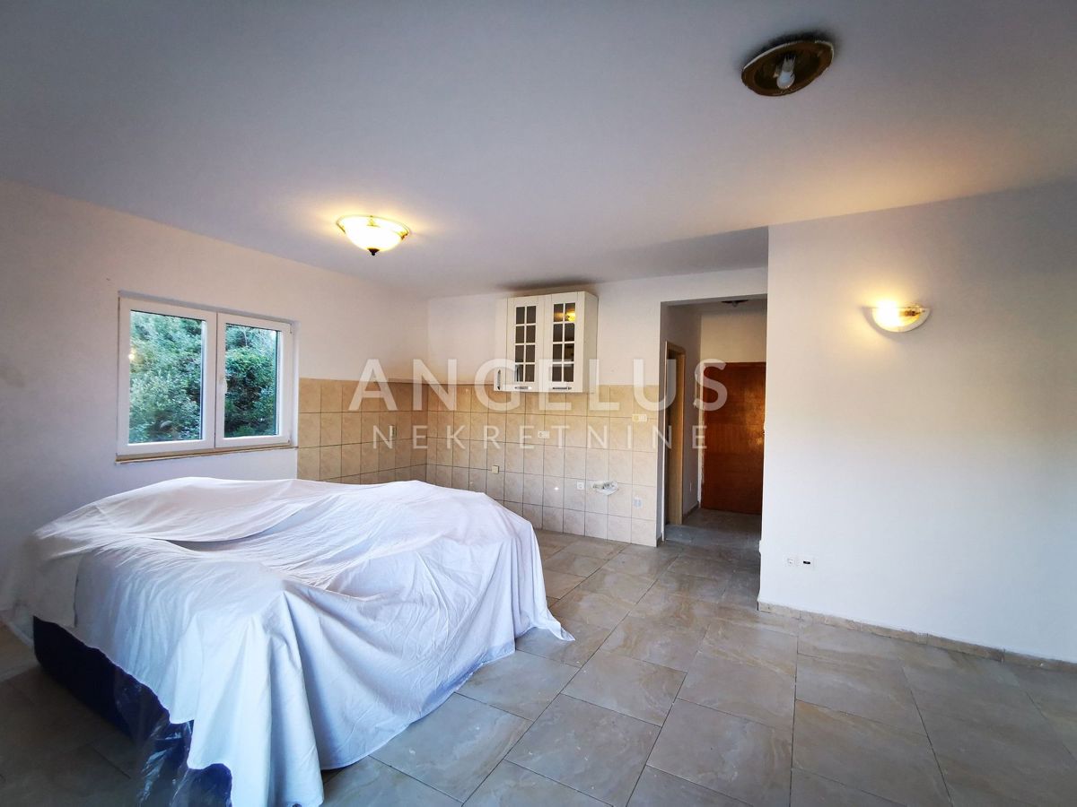 Šolta, Maslinica - dupleks stanovanje, terasa, pogled na morje, PRODAJA