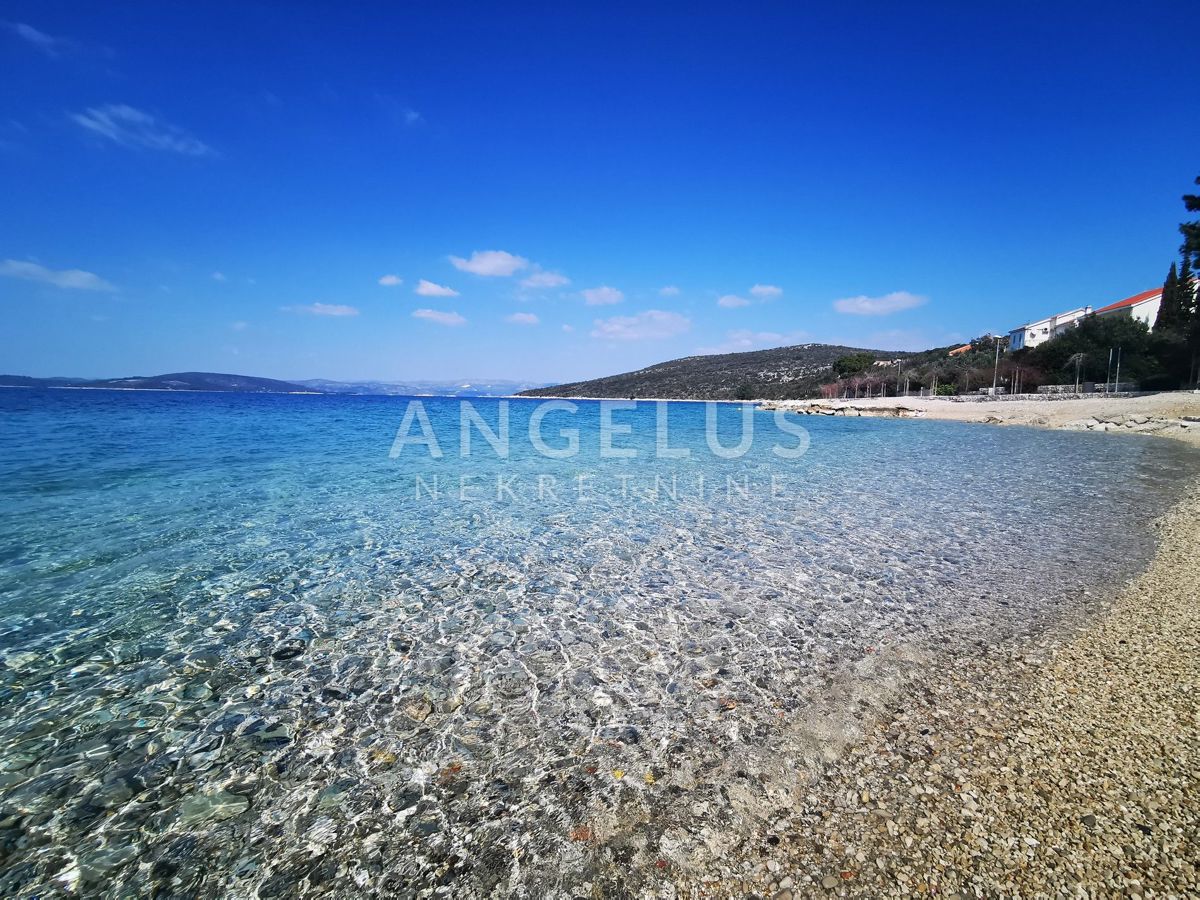 Šolta, Maslinica - dupleks stanovanje, terasa, pogled na morje, parkirišče, PRODAJA