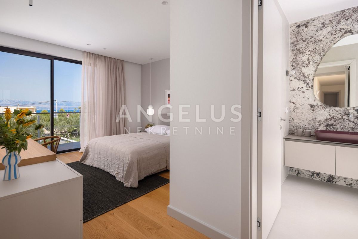 Šolta - novozgrajena vila z bazenom v osrčju otoka, PRODAJA