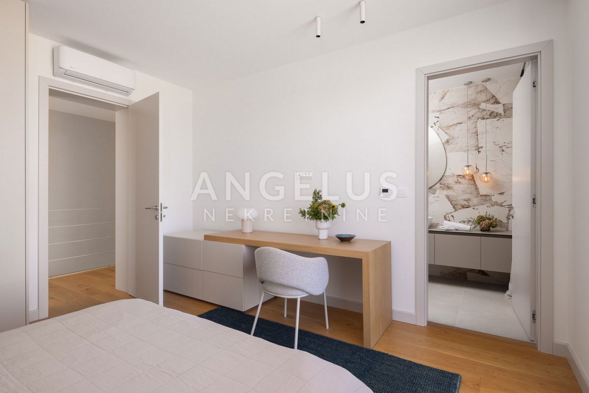 Šolta - novozgrajena vila z bazenom v osrčju otoka, PRODAJA