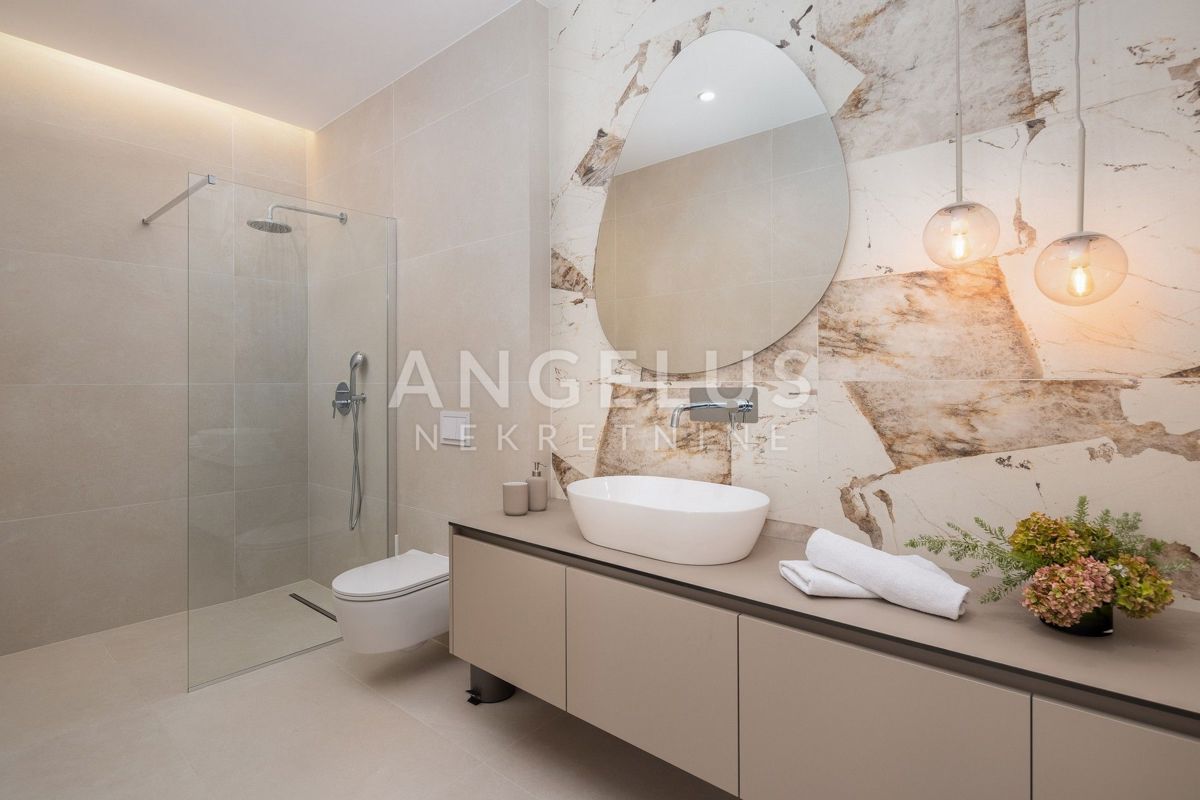 Šolta - novozgrajena vila z bazenom v osrčju otoka, PRODAJA