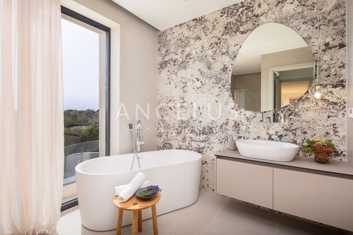 Šolta - novozgrajena vila z bazenom v osrčju otoka, PRODAJA