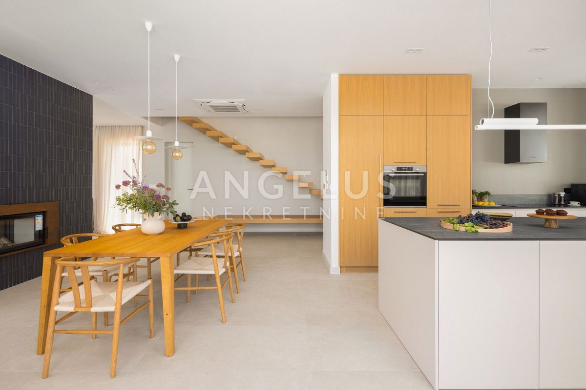 Šolta - novozgrajena vila z bazenom v osrčju otoka, PRODAJA