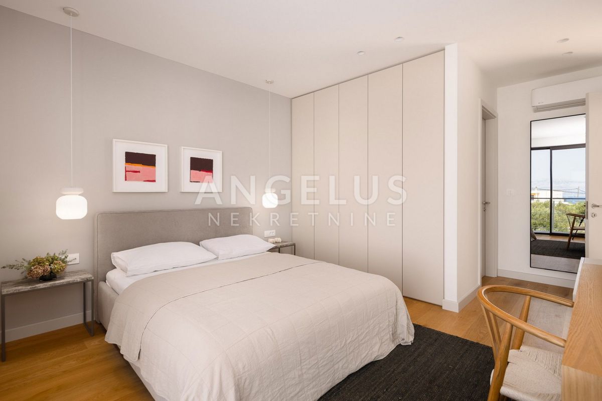 Šolta - novozgrajena vila z bazenom v osrčju otoka, PRODAJA