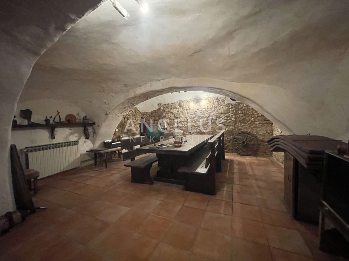 Hiša Sveti Ivan Zelina, 380m2