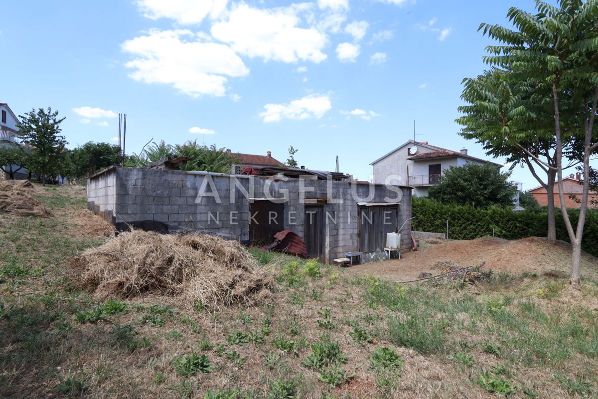 Zemljišče Foškići, Pazin, 599m2