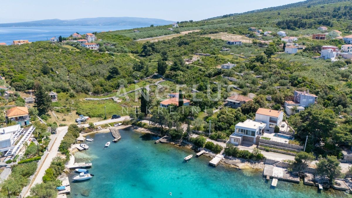 Solta, Necujam - grad. zem. v bližini morja, 1600 m2, PRODAJA