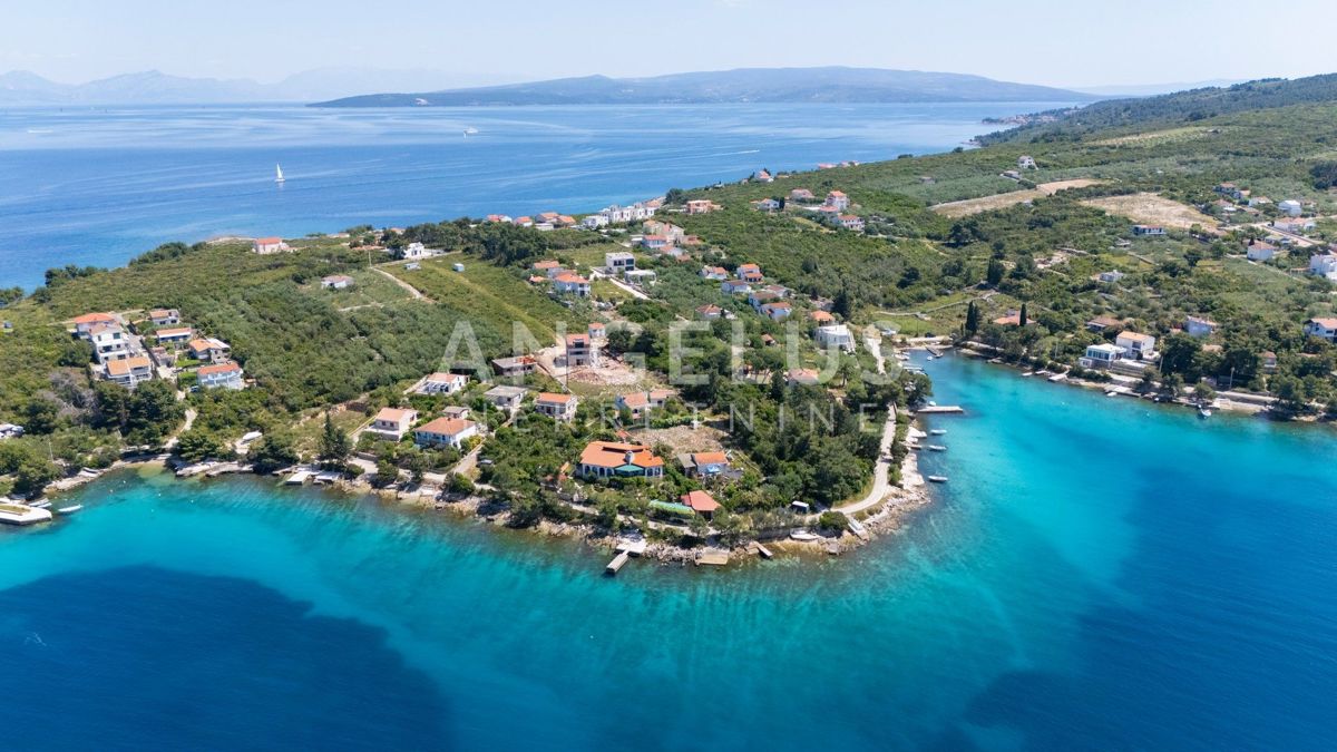 Solta, Necujam - grad. zem. v bližini morja, 1600 m2, PRODAJA