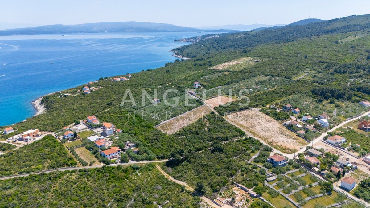 Solta, Necujam - grad. zem. v bližini morja, 1600 m2, PRODAJA