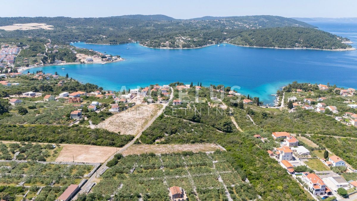 Solta, Necujam - grad. zem. v bližini morja, 1600 m2, PRODAJA